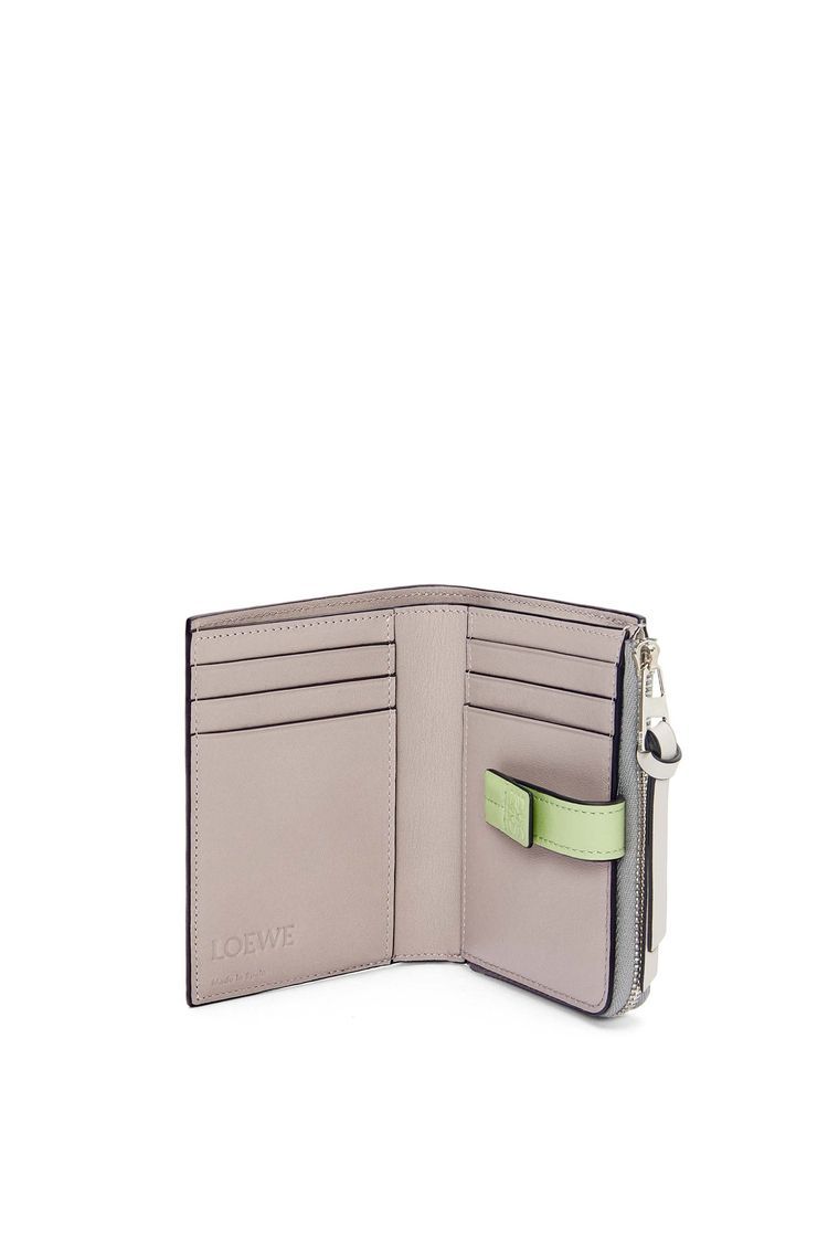 Slim compact wallet in soft grained calfskin