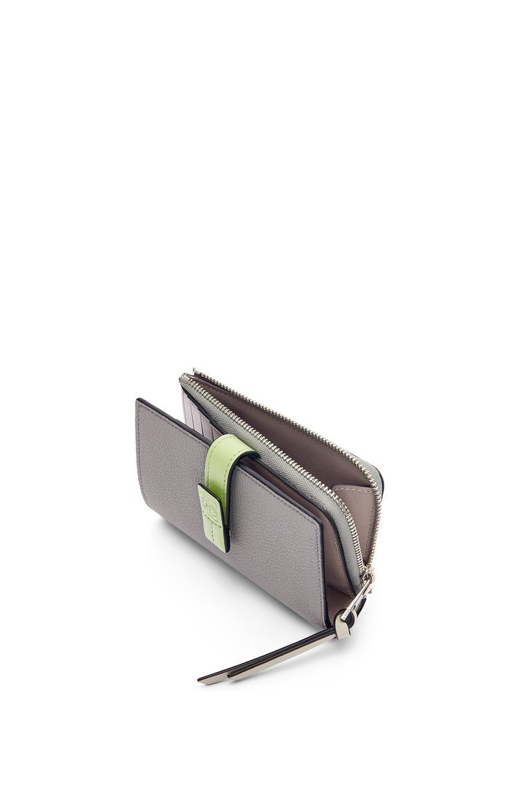 Slim compact wallet in soft grained calfskin