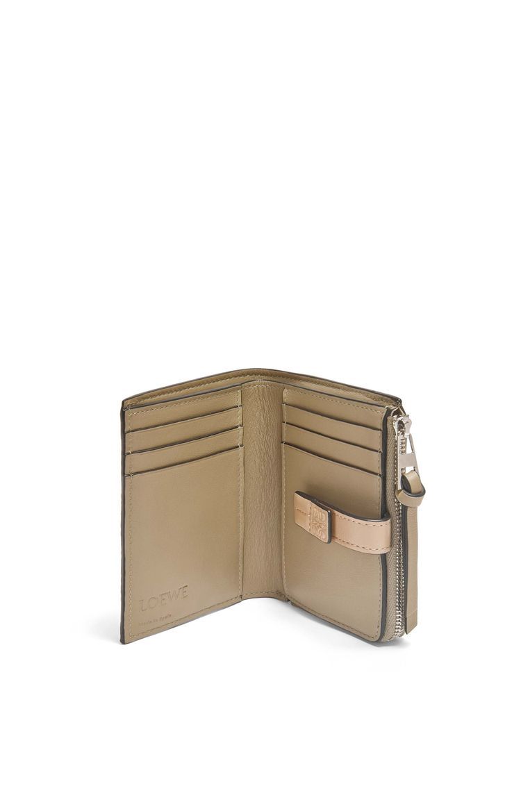 Slim compact wallet in soft grained calfskin