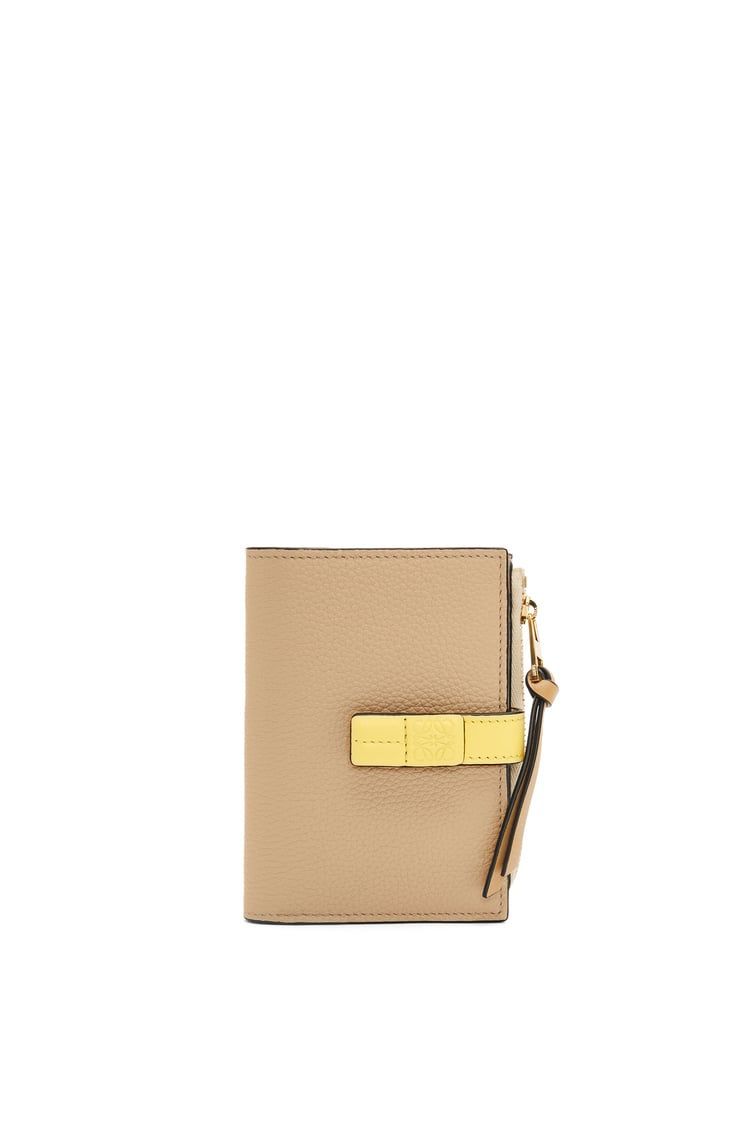 Slim compact wallet in soft grained calfskin