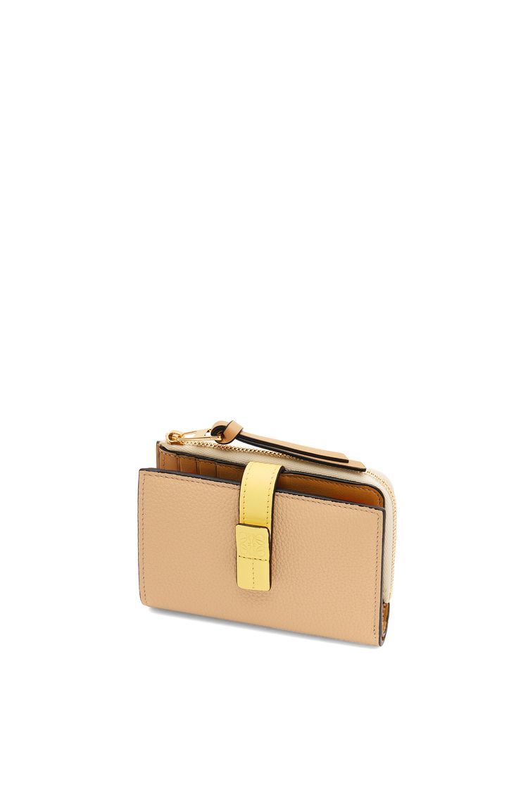 Slim compact wallet in soft grained calfskin