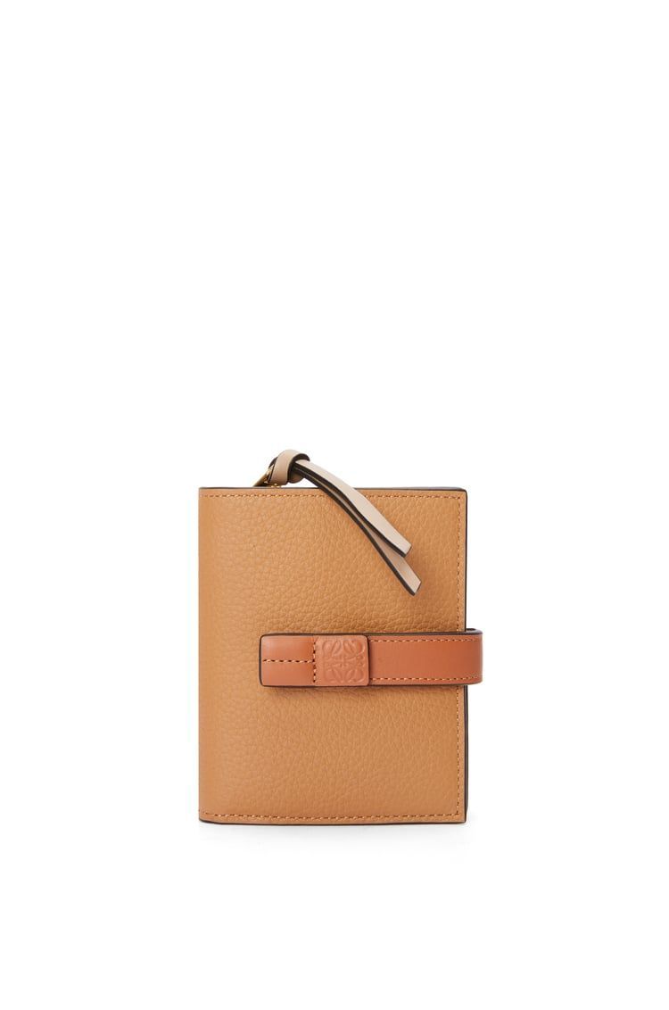 Slim compact wallet in soft grained calfskin