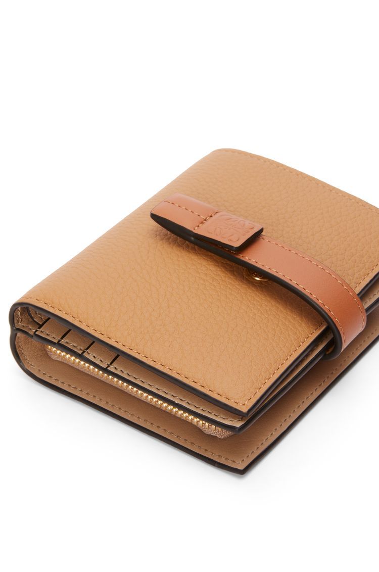 Slim compact wallet in soft grained calfskin