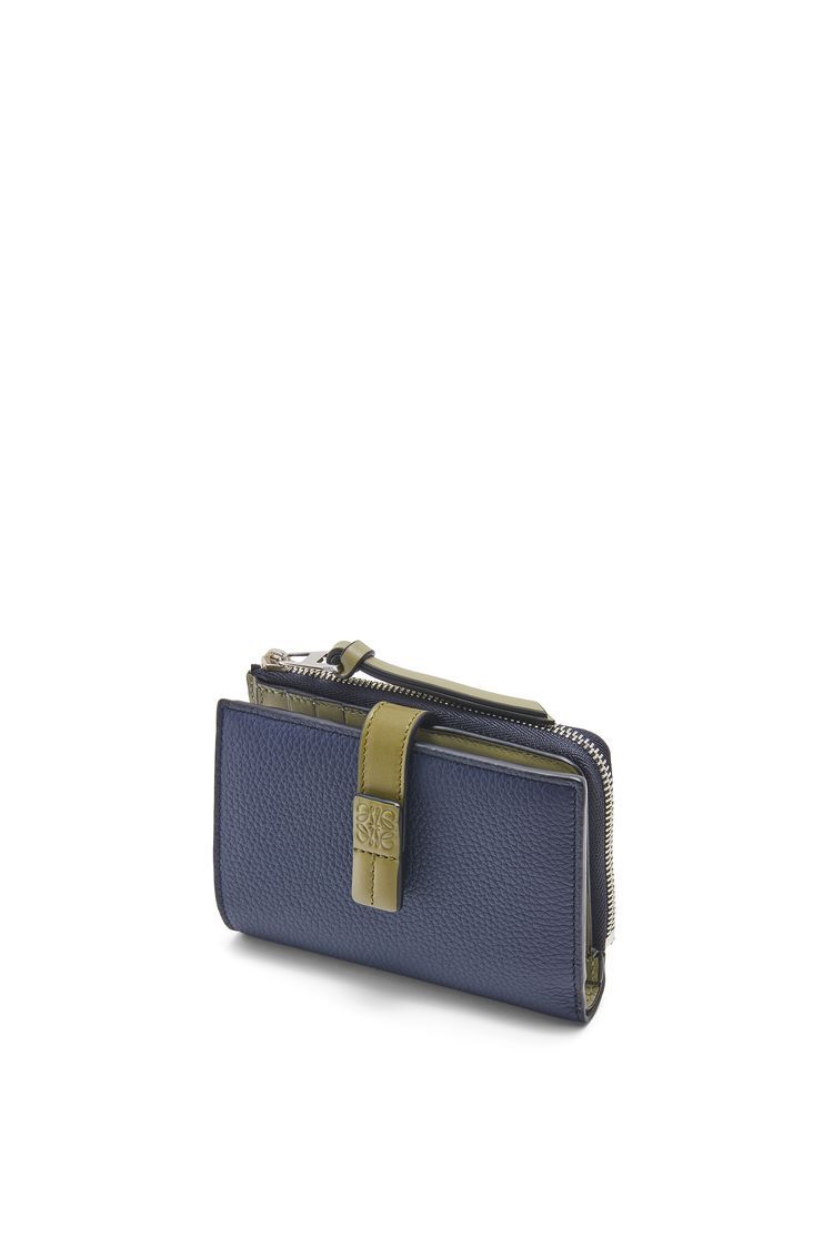 Slim compact wallet in soft grained calfskin