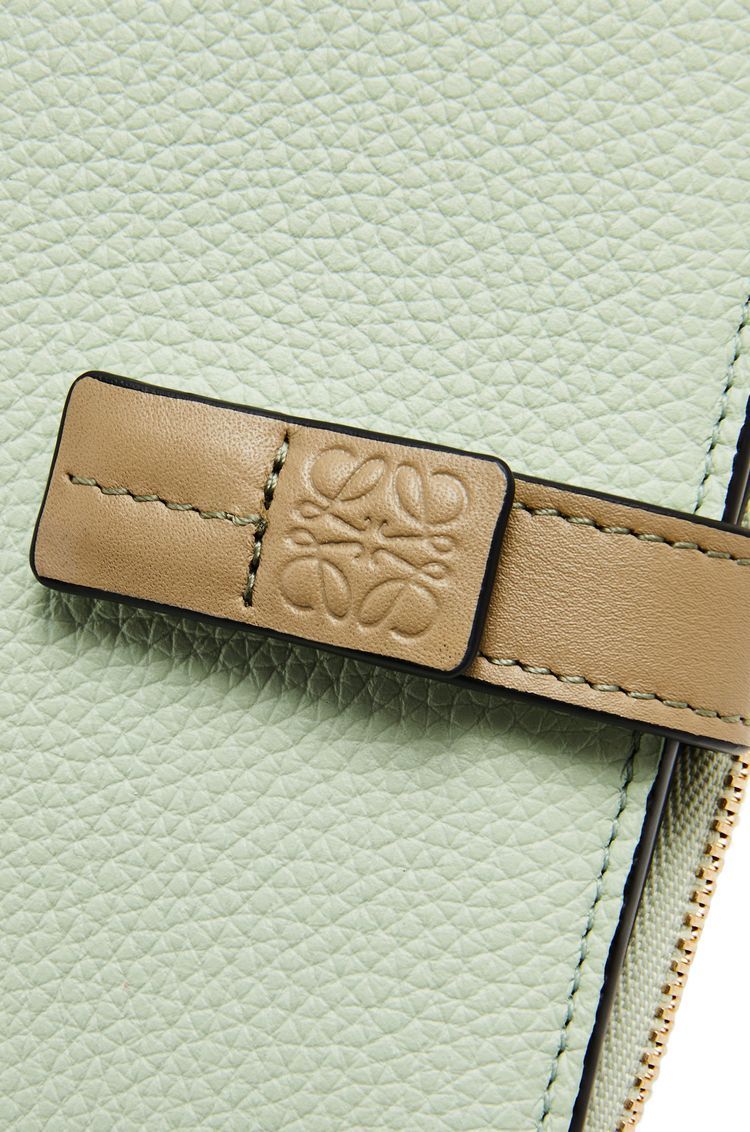 Slim compact wallet in soft grained calfskin