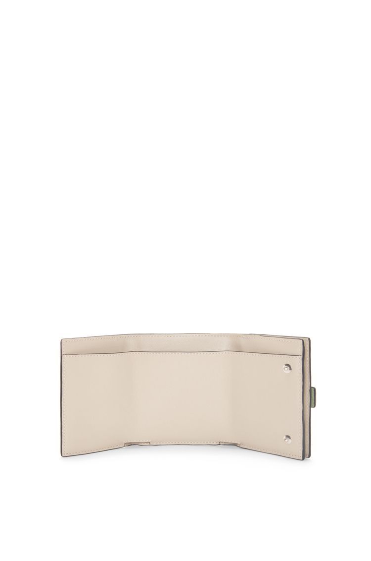 Trifold wallet in soft grained calfskin