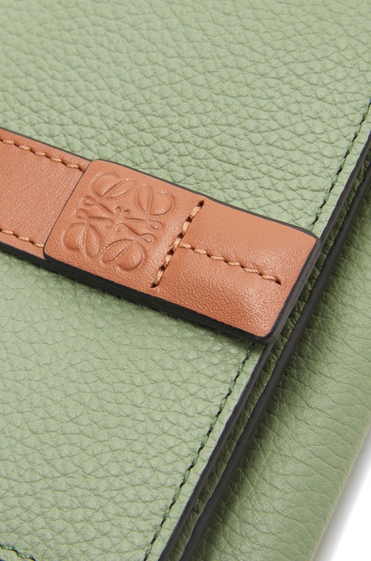Trifold wallet in soft grained calfskin