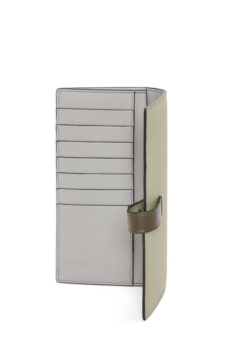 Large vertical wallet in grained calfskin