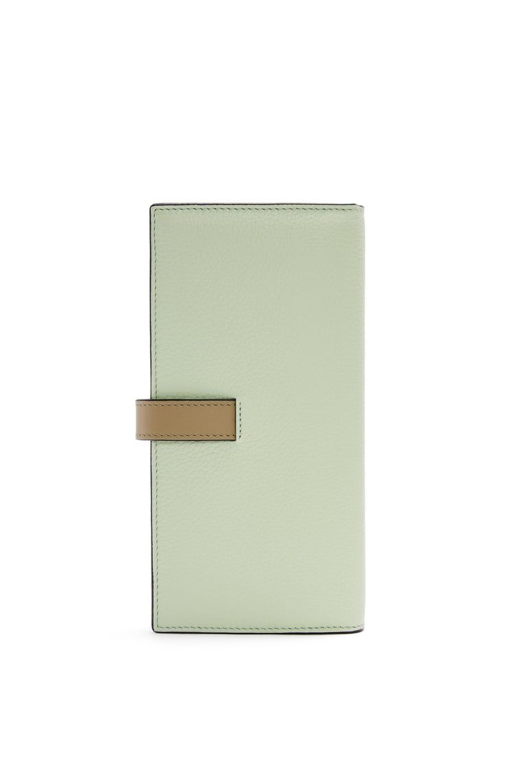 Large vertical wallet in grained calfskin