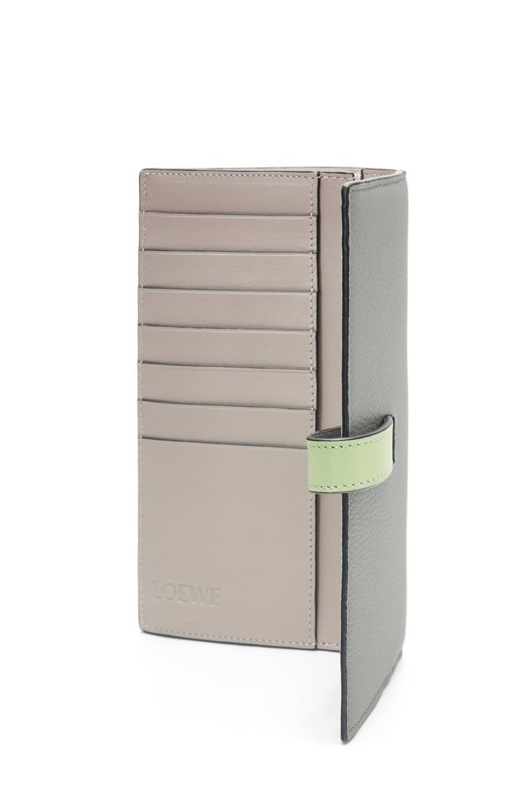 Large vertical wallet in grained calfskin