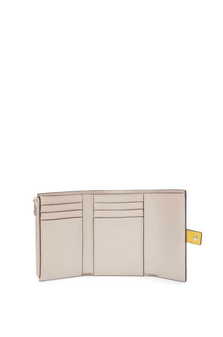 Small vertical wallet in soft grained calfskin