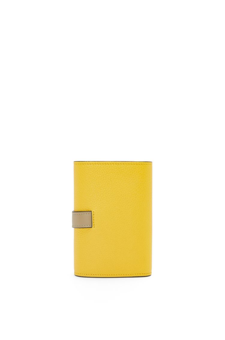 Small vertical wallet in soft grained calfskin