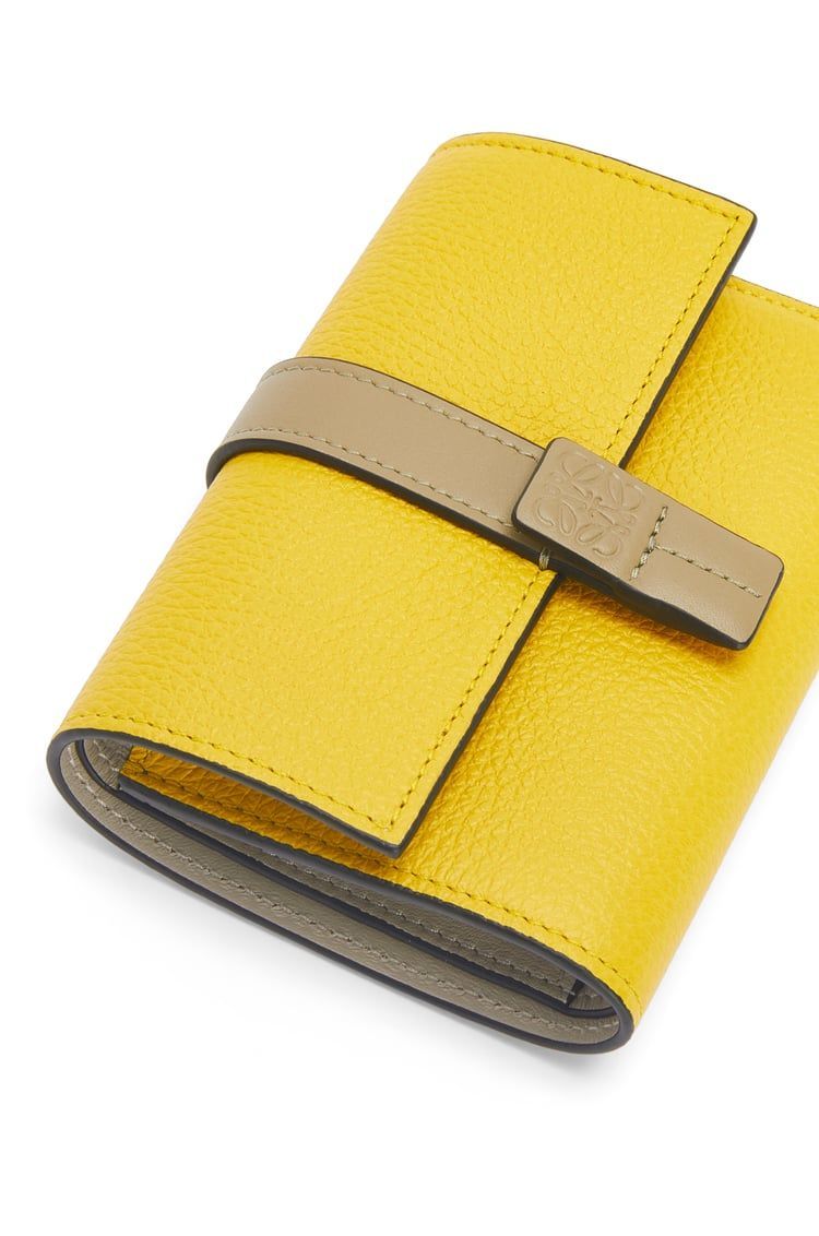 Small vertical wallet in soft grained calfskin