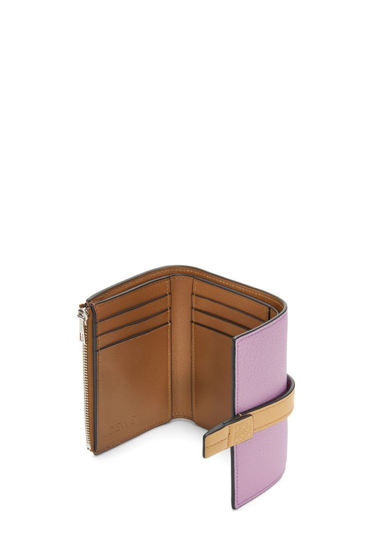 Small vertical wallet in soft grained calfskin