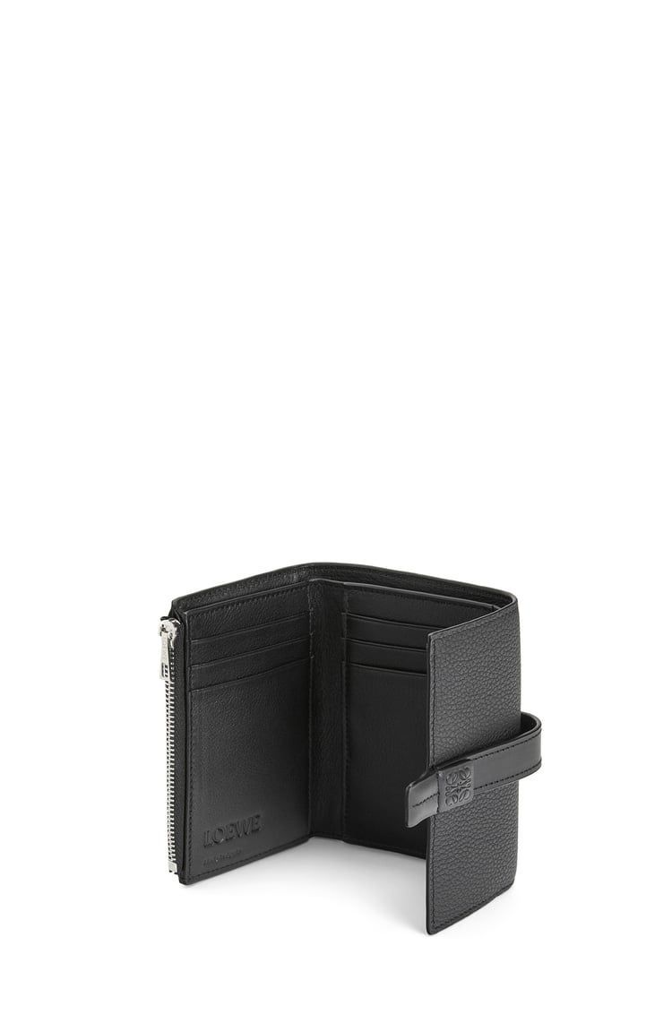 Small vertical wallet in soft grained calfskin