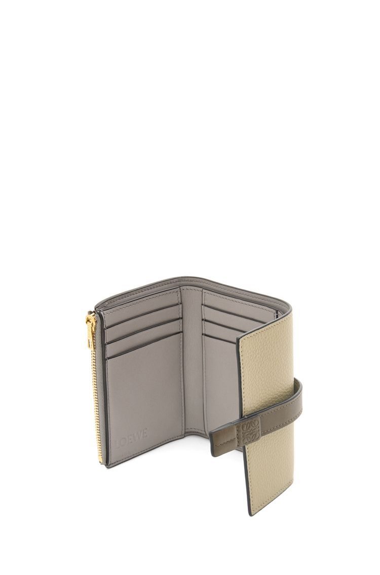 Small vertical wallet in soft grained calfskin