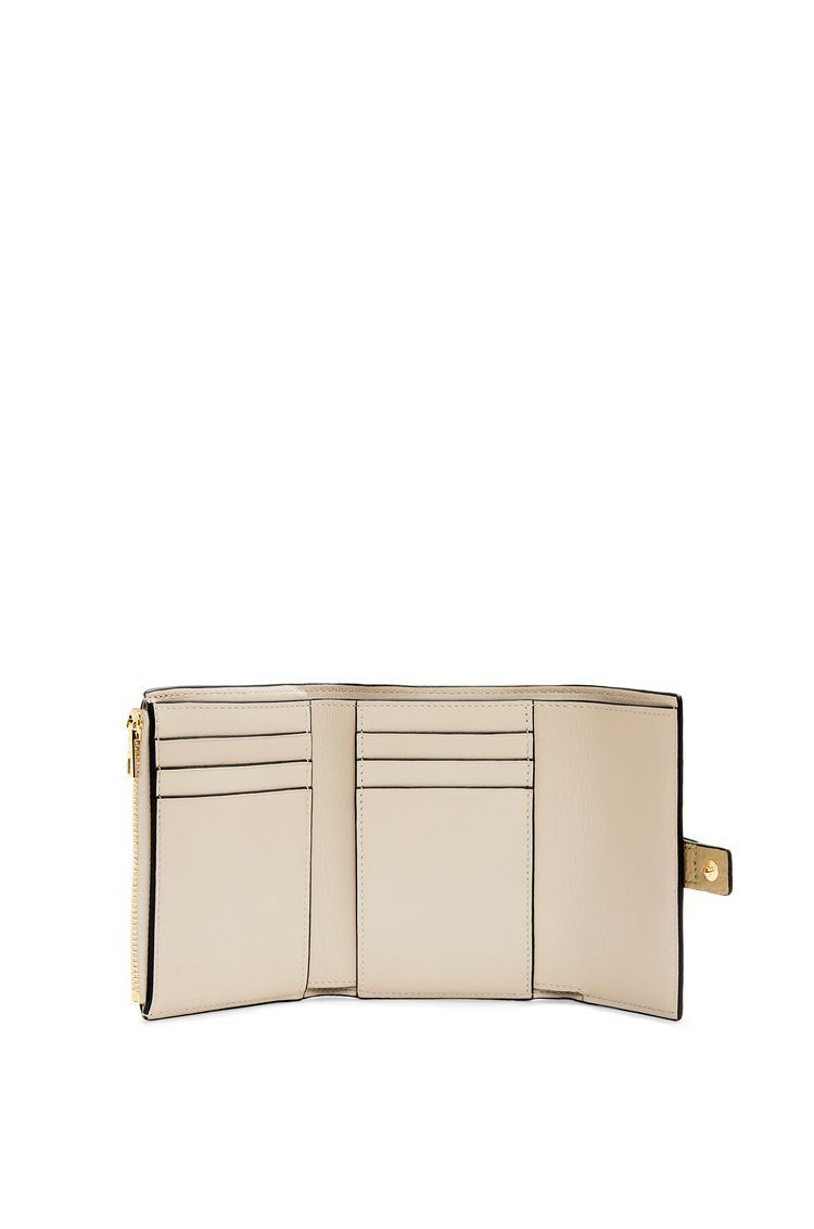 Small vertical wallet in soft grained calfskin