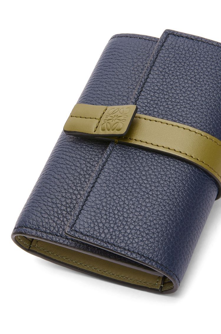 Small vertical wallet in soft grained calfskin