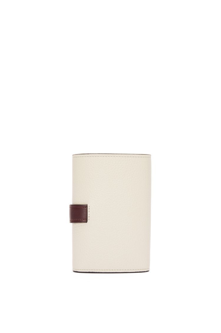 Small vertical wallet in soft grained calfskin