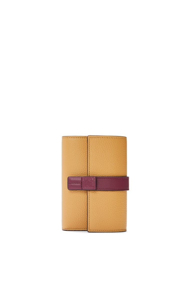 Small vertical wallet in soft grained calfskin