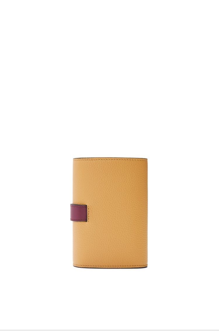 Small vertical wallet in soft grained calfskin