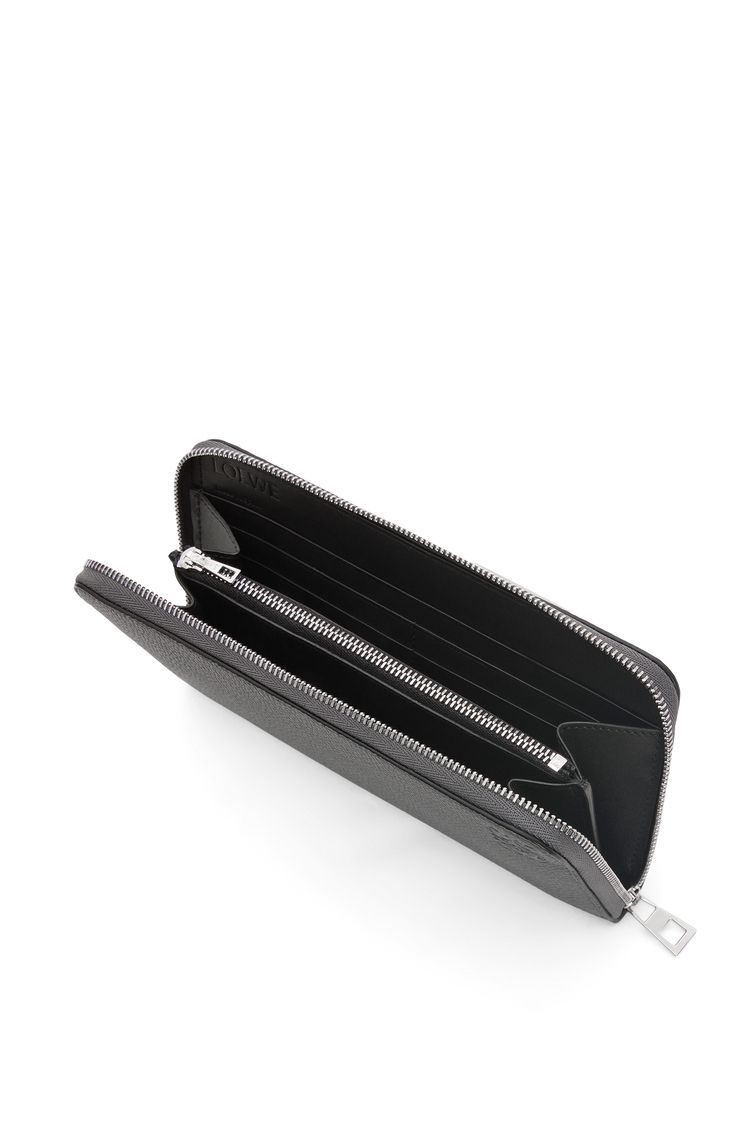 Zip around wallet in soft grained calfskin
