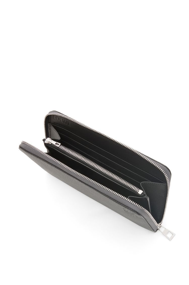 Zip around wallet in soft grained calfskin