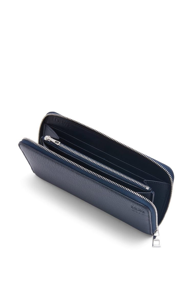 Zip around wallet in soft grained calfskin