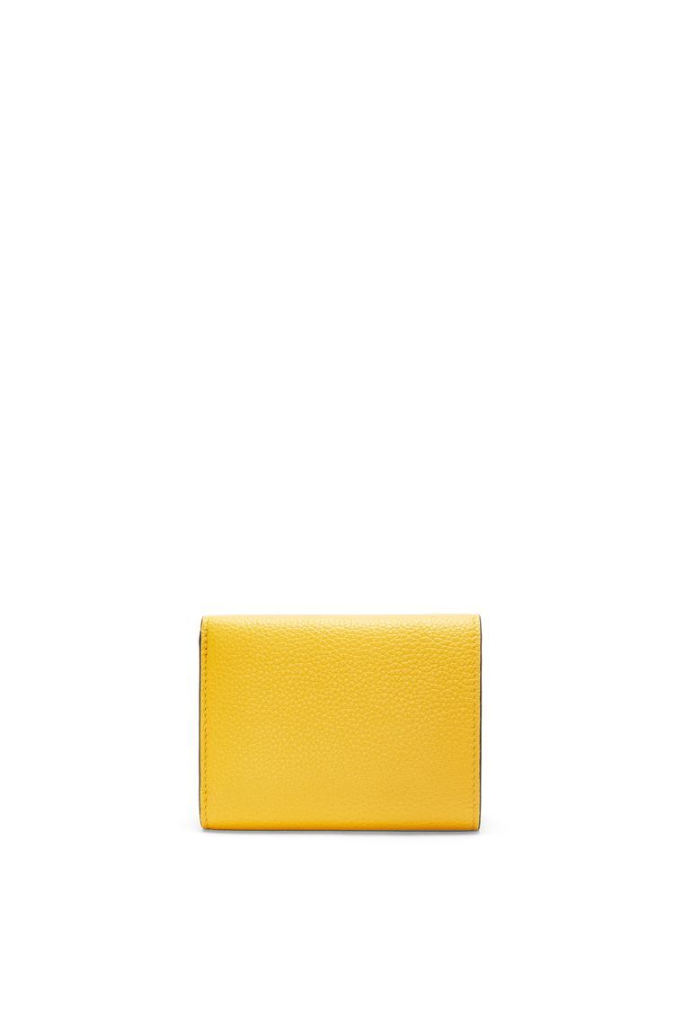 Trifold wallet in soft grained calfskin