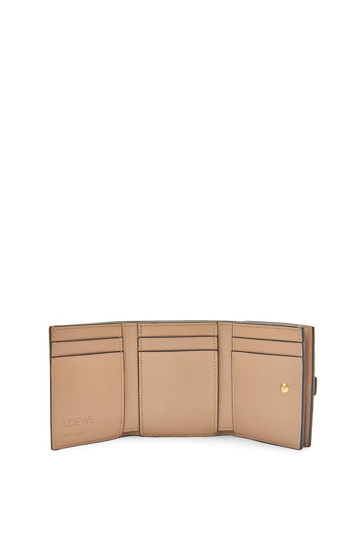 Trifold wallet in soft grained calfskin