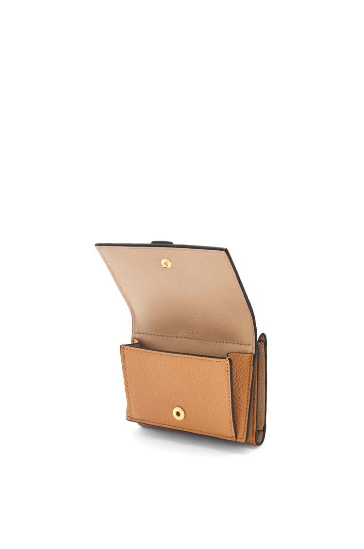 Trifold wallet in soft grained calfskin