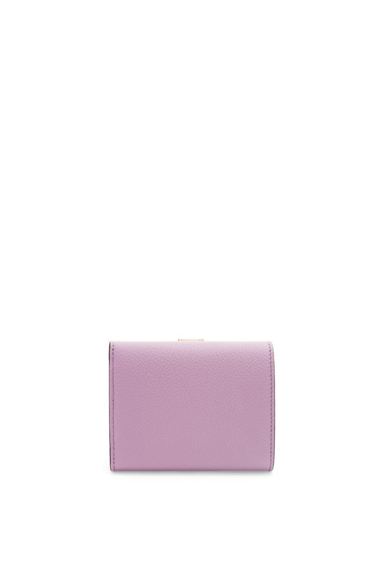 Trifold wallet in soft grained calfskin