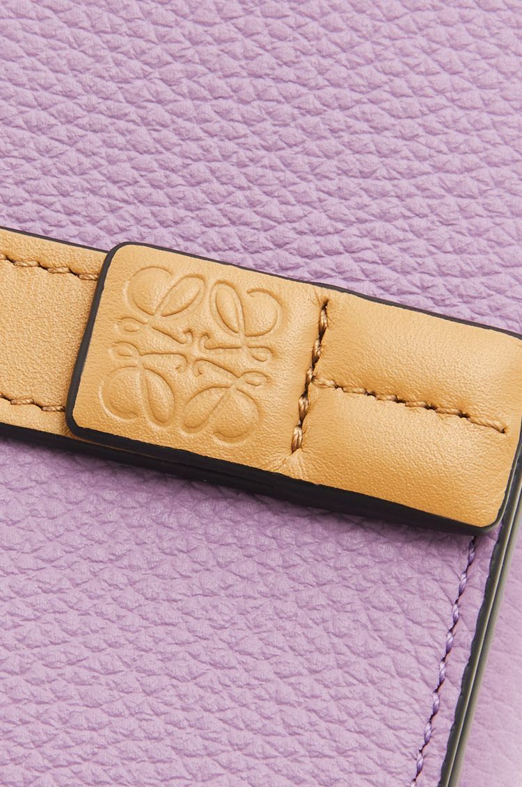 Trifold wallet in soft grained calfskin