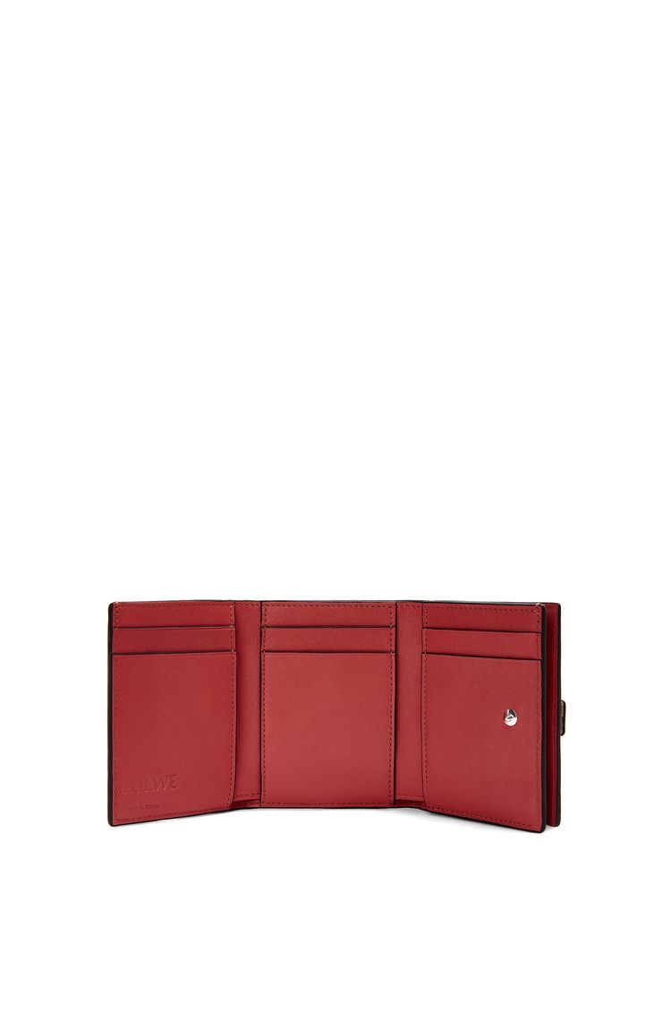 Trifold wallet in soft grained calfskin