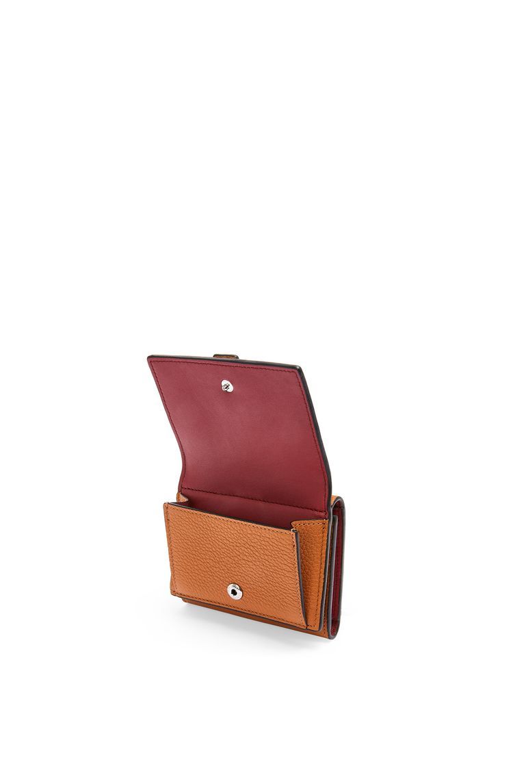 Trifold wallet in soft grained calfskin