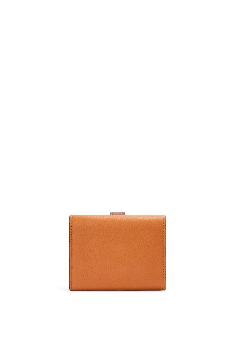 Trifold wallet in soft grained calfskin