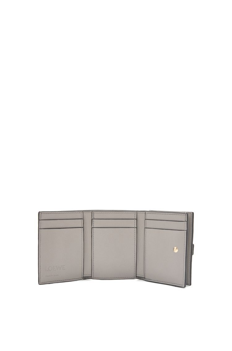 Trifold wallet in soft grained calfskin