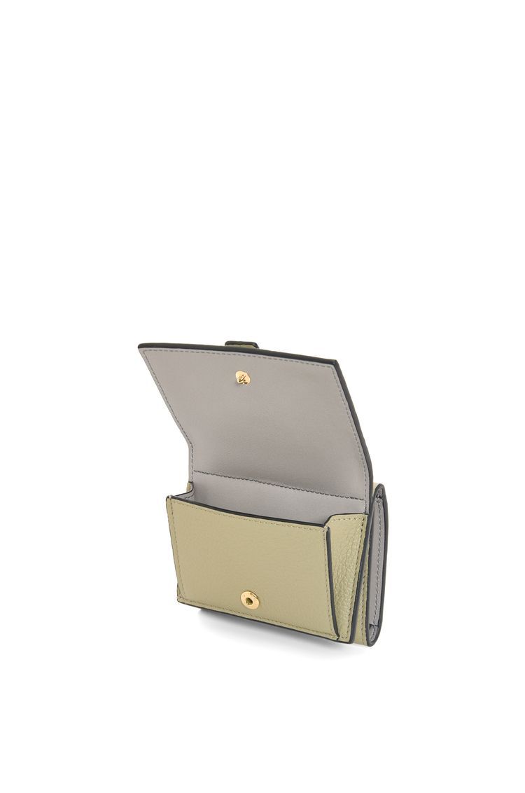 Trifold wallet in soft grained calfskin