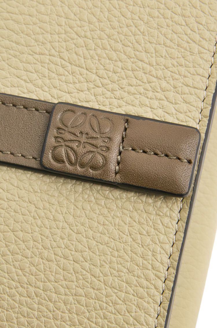 Trifold wallet in soft grained calfskin
