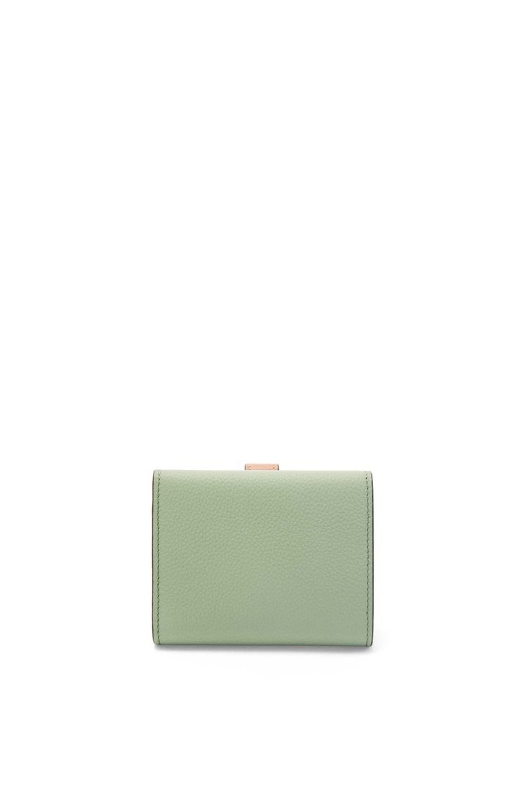 Trifold wallet in soft grained calfskin