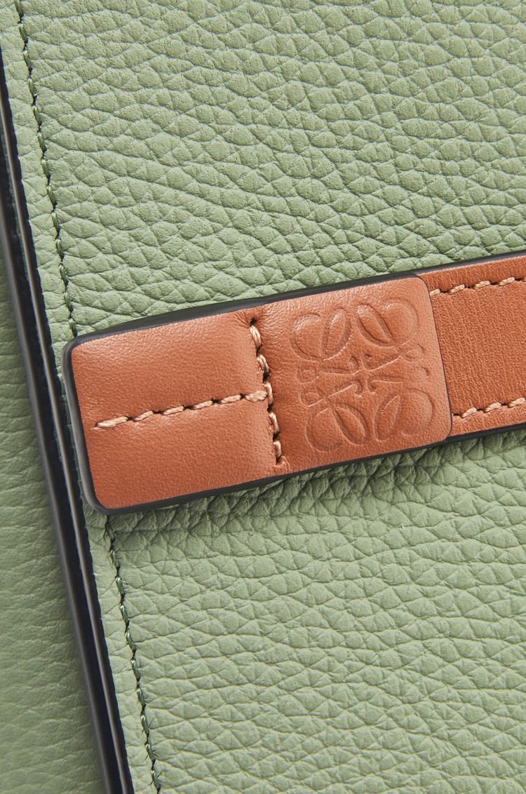 Trifold wallet in soft grained calfskin