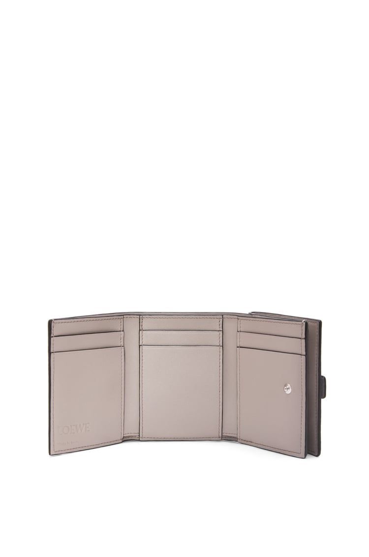 Trifold wallet in soft grained calfskin