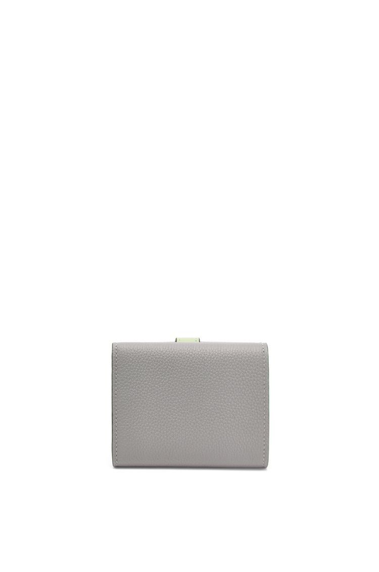 Trifold wallet in soft grained calfskin