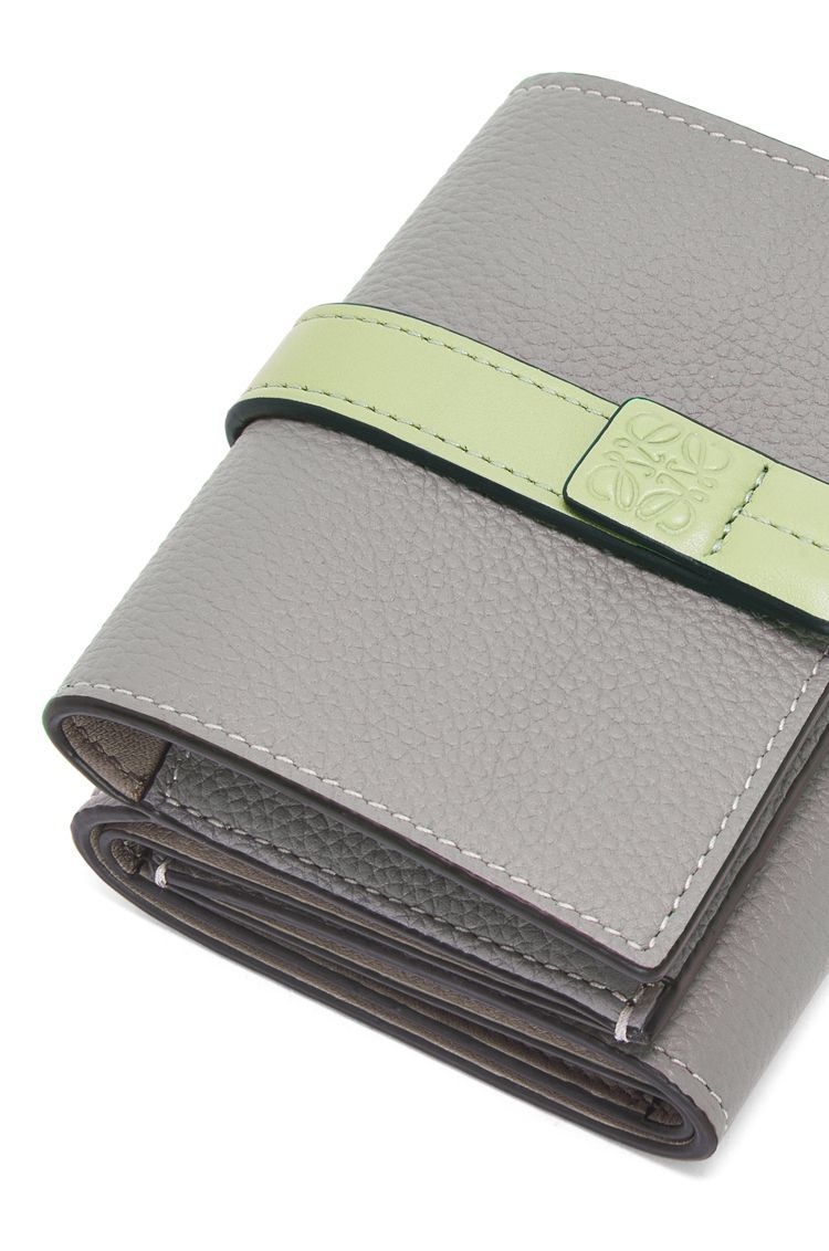 Trifold wallet in soft grained calfskin