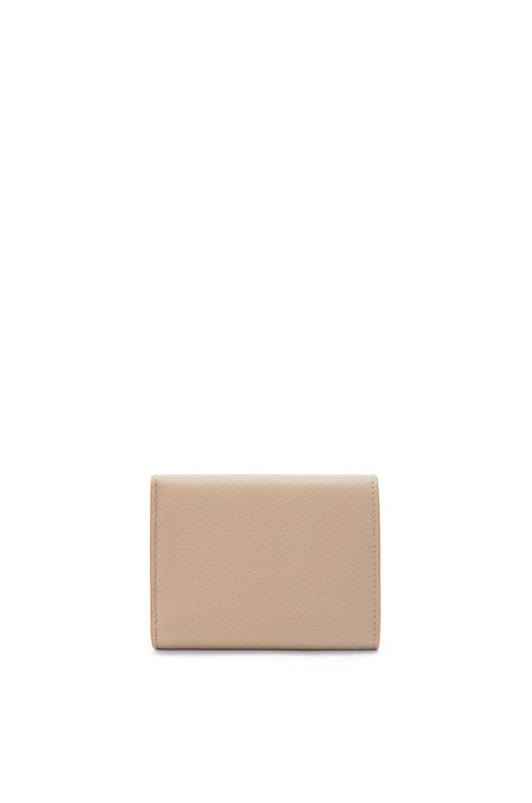 Trifold wallet in soft grained calfskin