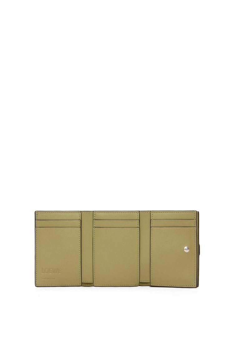 Trifold wallet in soft grained calfskin