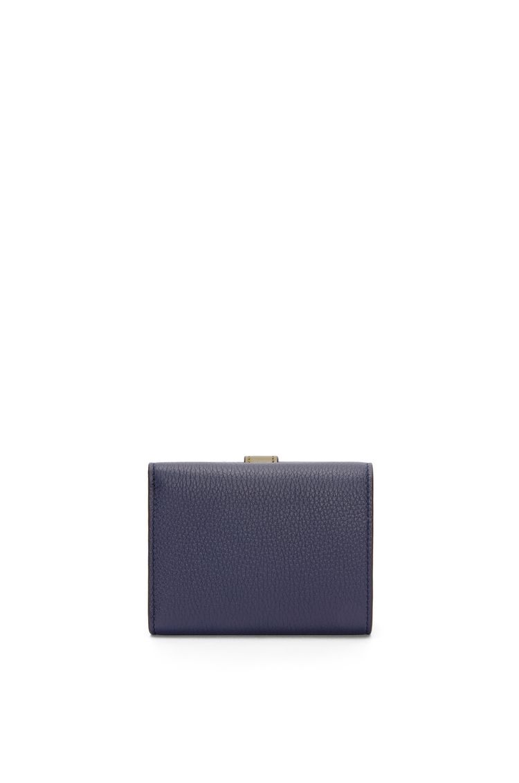 Trifold wallet in soft grained calfskin