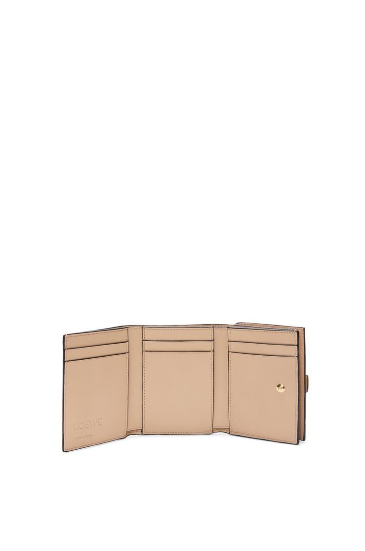 Trifold wallet in soft grained calfskin