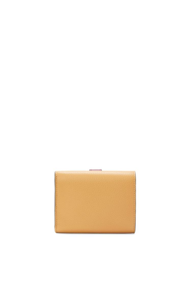 Trifold wallet in soft grained calfskin