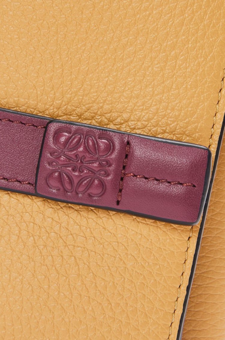 Trifold wallet in soft grained calfskin